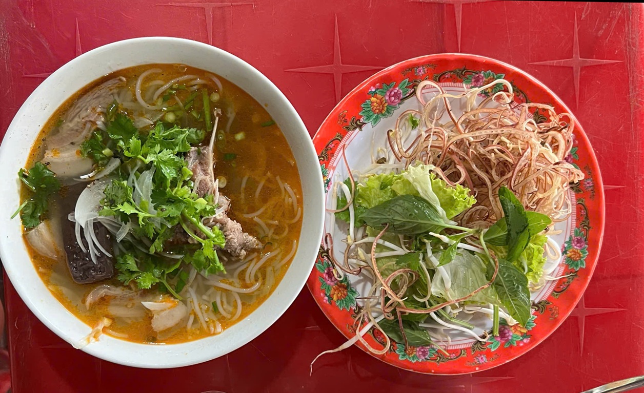 Bun bo Hue becomes National cultural heritage: Opportunities to elevate its international standing- Ảnh 1.