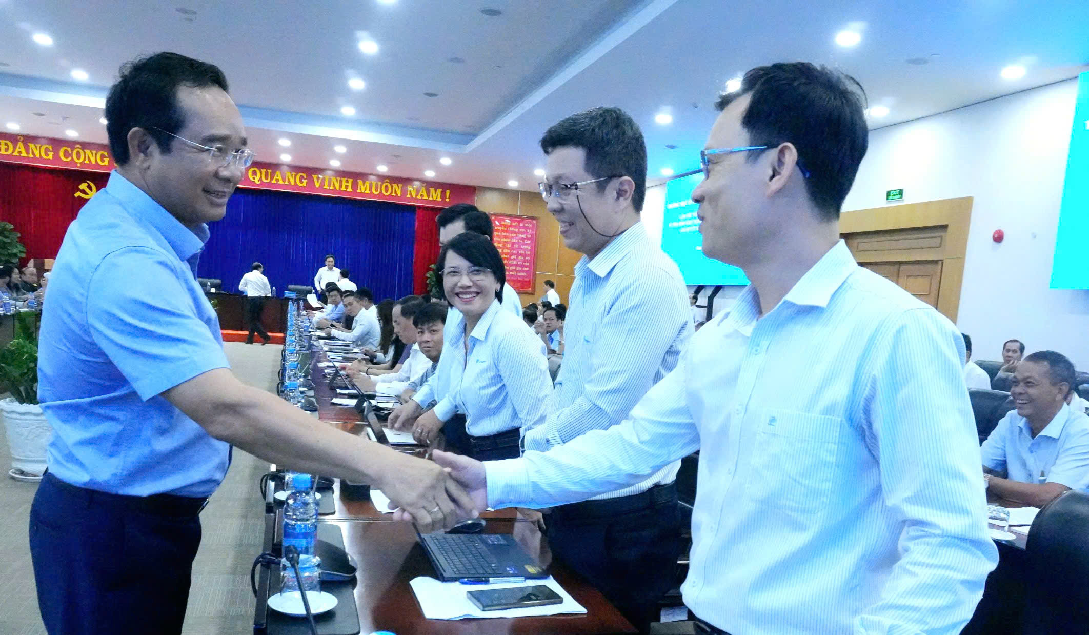 L&atilde;nh đạo TP HCM l&agrave;m việc với 36 x&atilde; phường khu vực B&igrave;nh Dương cũ - Ảnh 1.