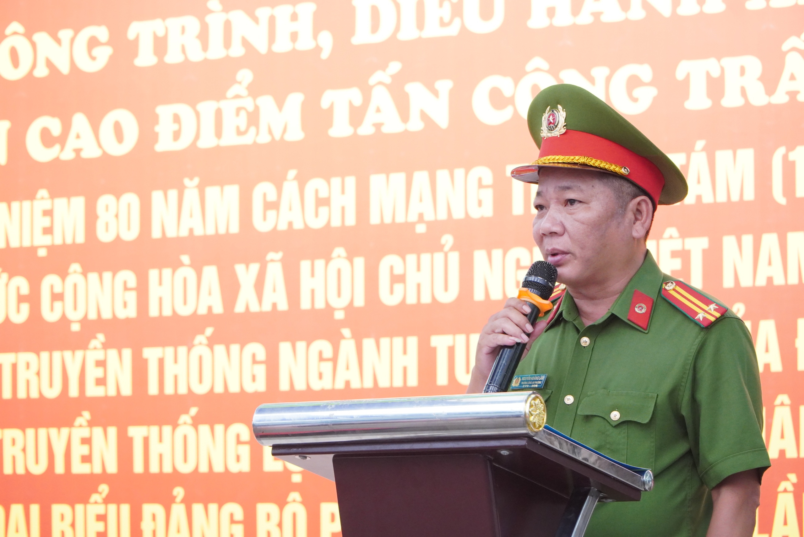 Ấn tượng nhiều công trình hàng chục tỉ đồng chăm lo cho nhân dân phường Diên Hồng- Ảnh 6.