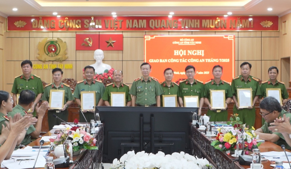 Đại tá Lê Văn Thuận giữ chức Thủ trưởng Cơ quan an ninh điều tra Công an tỉnh Tây Ninh- Ảnh 1.
