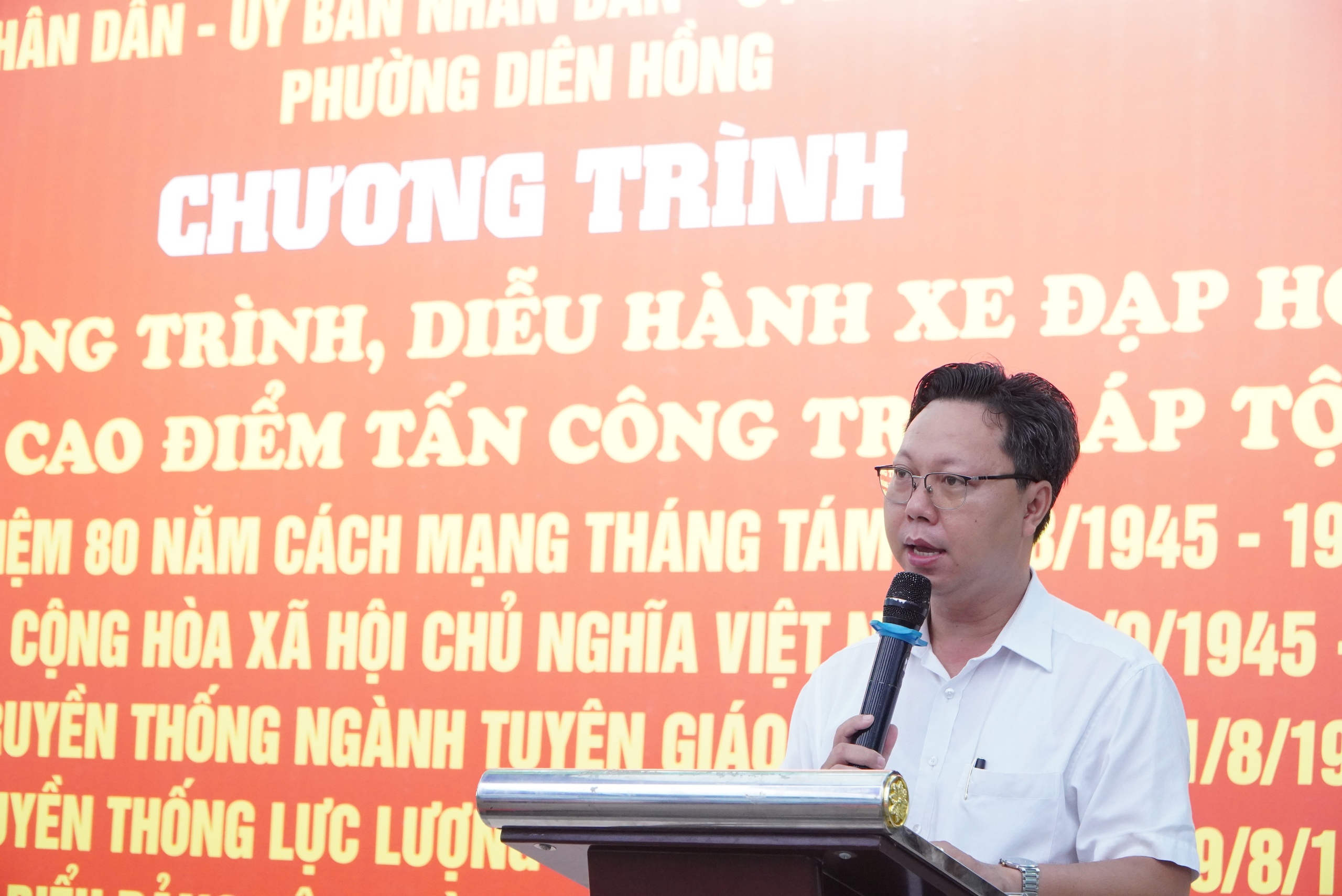 Ấn tượng nhiều công trình hàng chục tỉ đồng chăm lo cho nhân dân phường Diên Hồng- Ảnh 2.