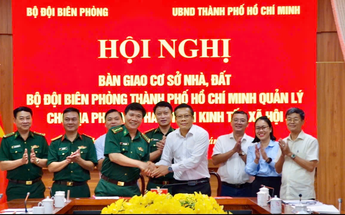 Bàn giao cơ sở nhà, đất quốc phòng cho UBND TP HCM quản lý