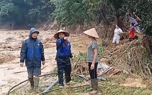 VIDEO: 19 người chết, mất tích, bị thương do sạt lở vùi lấp, lũ cuốn trôi tại Điện Biên