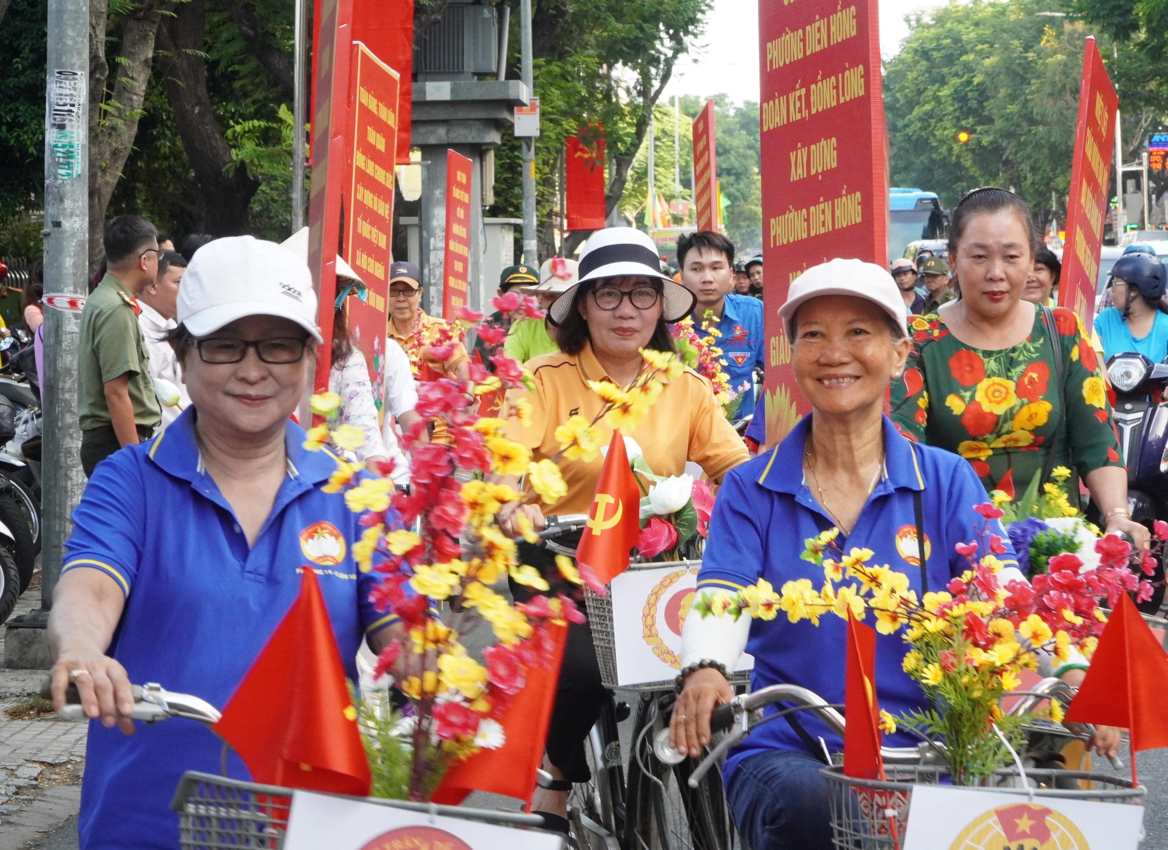 Ấn tượng nhiều công trình hàng chục tỉ đồng chăm lo cho nhân dân phường Diên Hồng- Ảnh 5.