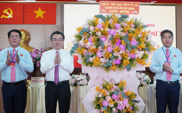 Xây dựng đội ngũ cán bộ tận tâm, tận tụy
