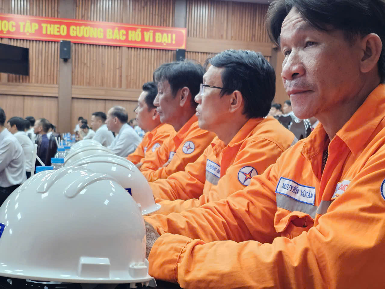 TP HCM thành lập 9 công ty Điện lực mới nâng cao chất lượng cung cấp điện - Ảnh 2.