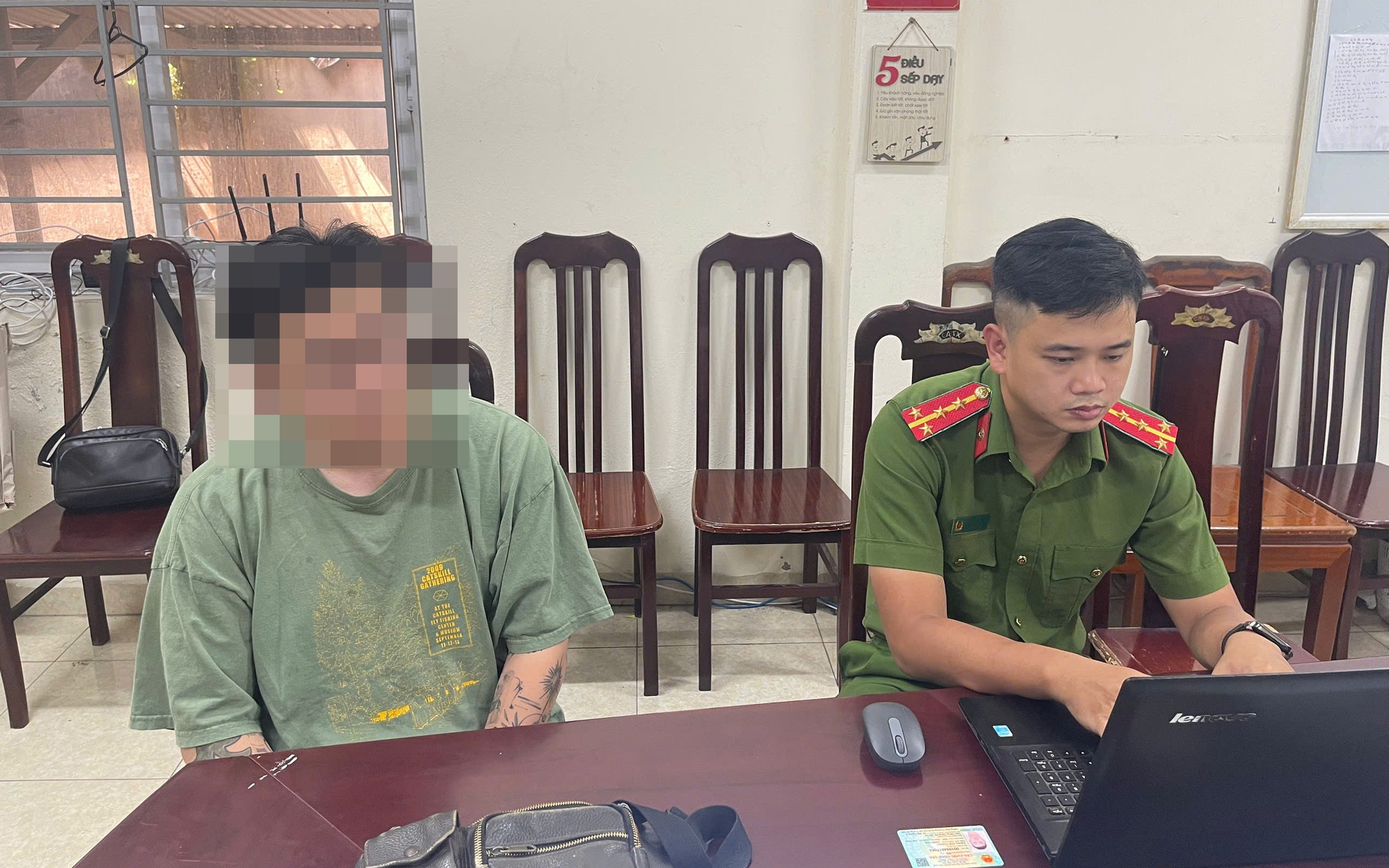 Công an triệu tập, làm việc với người đàn ông hành hung phụ nữ ở sảnh thang máy chung cư
