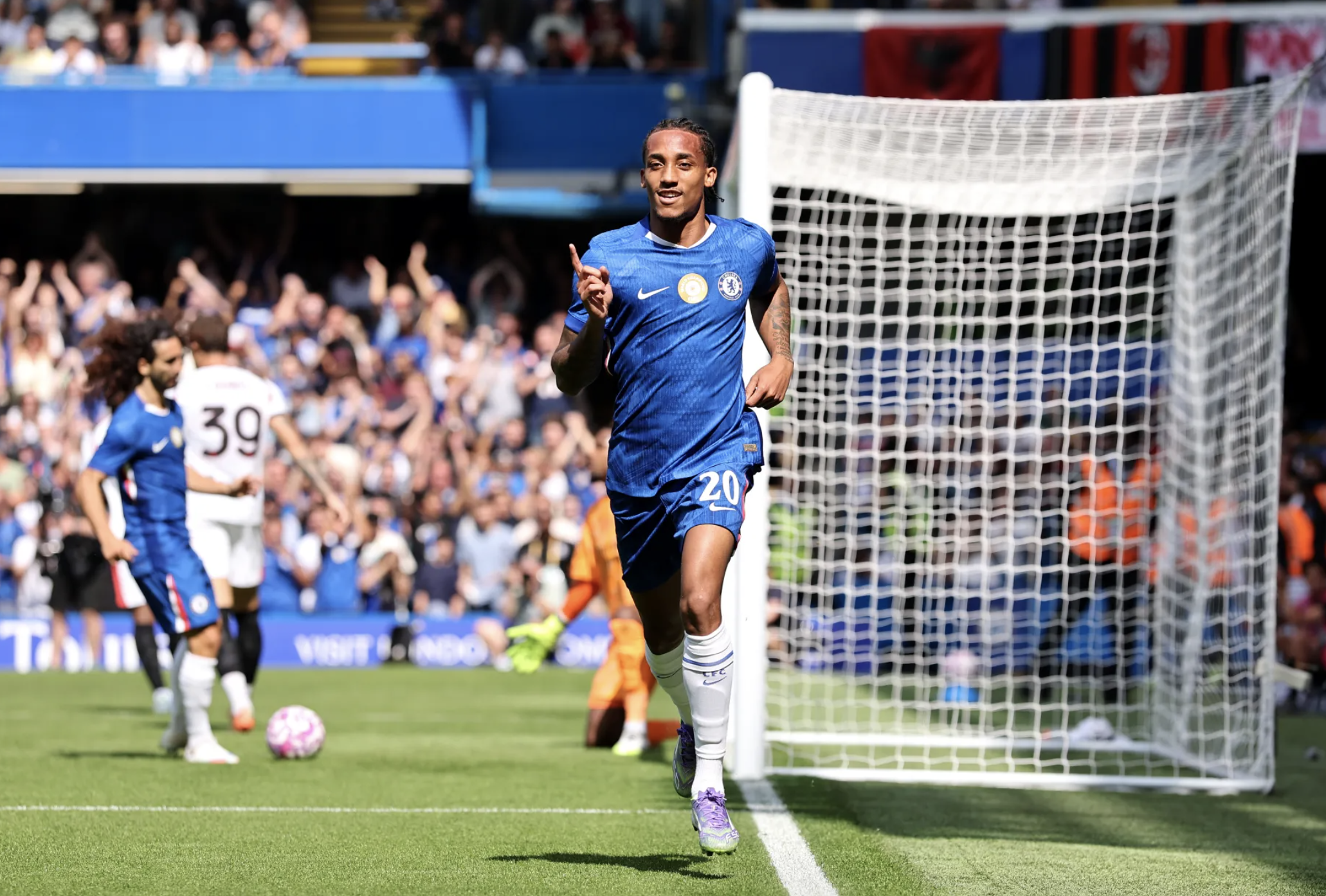 Thắng AC Milan 4-1, Chelsea b&ugrave;ng nổ với d&agrave;n sao t&acirc;n binh ở Stamford Bridge- Ảnh 3.