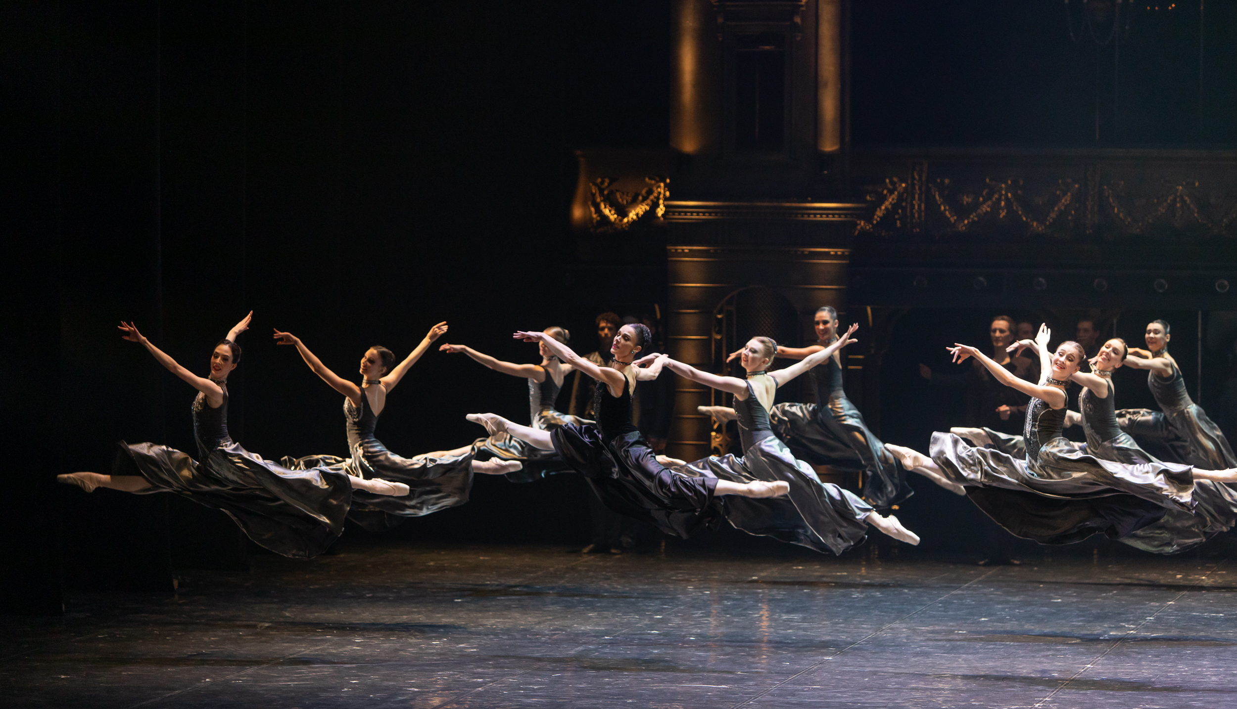 Eifman Ballet - Đoàn ballet đương đại hàng đầu thế giới lần đầu đến Việt Nam - Ảnh 1.