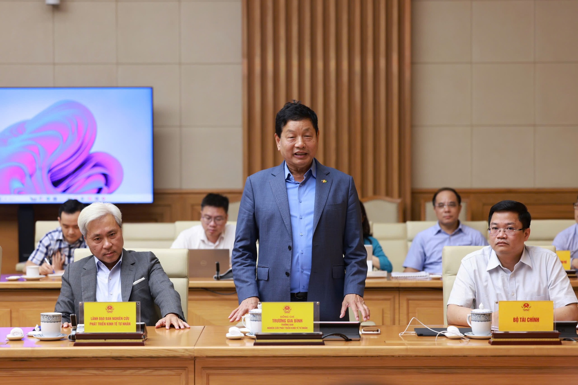 Thủ tướng Phạm Minh Ch&iacute;nh: Cần tin tưởng giao việc cho khu vực kinh tế tư nh&acirc;n- Ảnh 2.