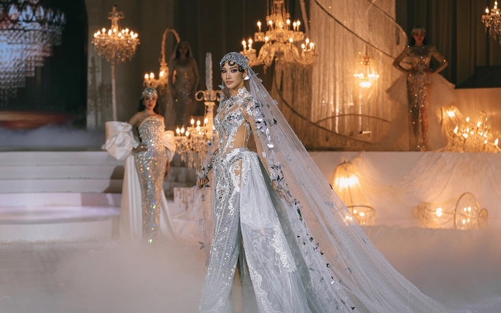 Ho&agrave;ng Th&ugrave;y sau 14 năm: Mở l&ograve;ng giữa showbiz - Ảnh 3.