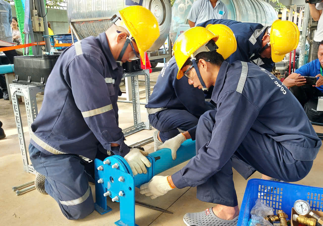 Giải tỏa băn khoăn về mức đ&oacute;ng BHXH - Ảnh 1.