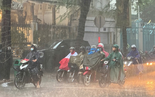 Thời tiết TP HCM hôm nay, 11-8: Mưa dông nhiều hơn - Ảnh 1.