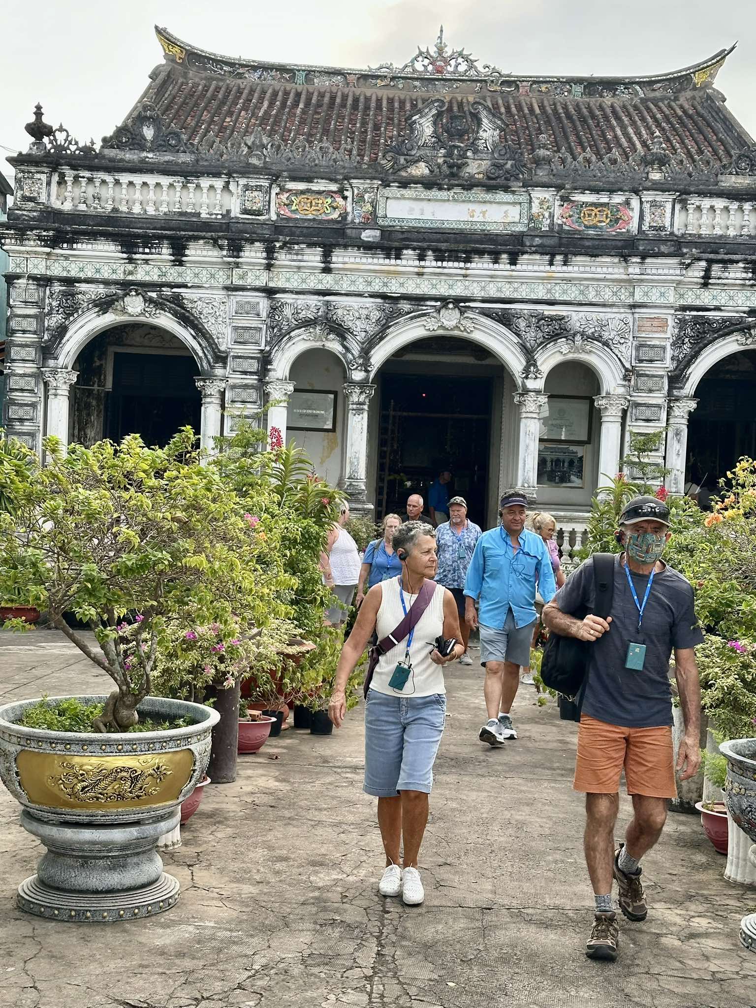 Nghệ sĩ, T&aacute;c giả s&acirc;n khấu TP HCM dạt d&agrave;o cảm x&uacute;c khi đến Tr&agrave;m Chim, Sa Đ&eacute;c - Ảnh 9.