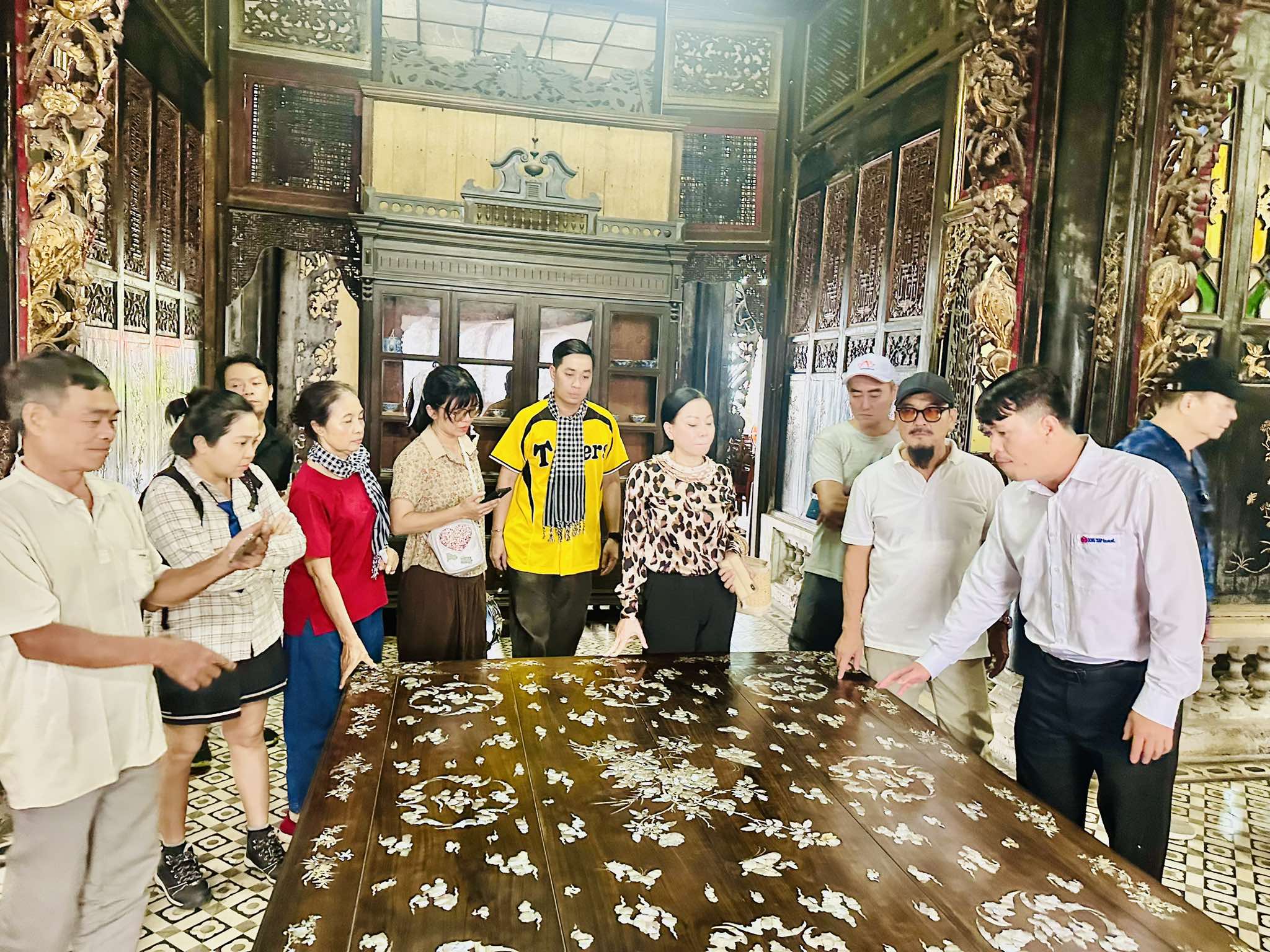 Nghệ sĩ, T&aacute;c giả s&acirc;n khấu TP HCM dạt d&agrave;o cảm x&uacute;c khi đến Tr&agrave;m Chim, Sa Đ&eacute;c - Ảnh 8.