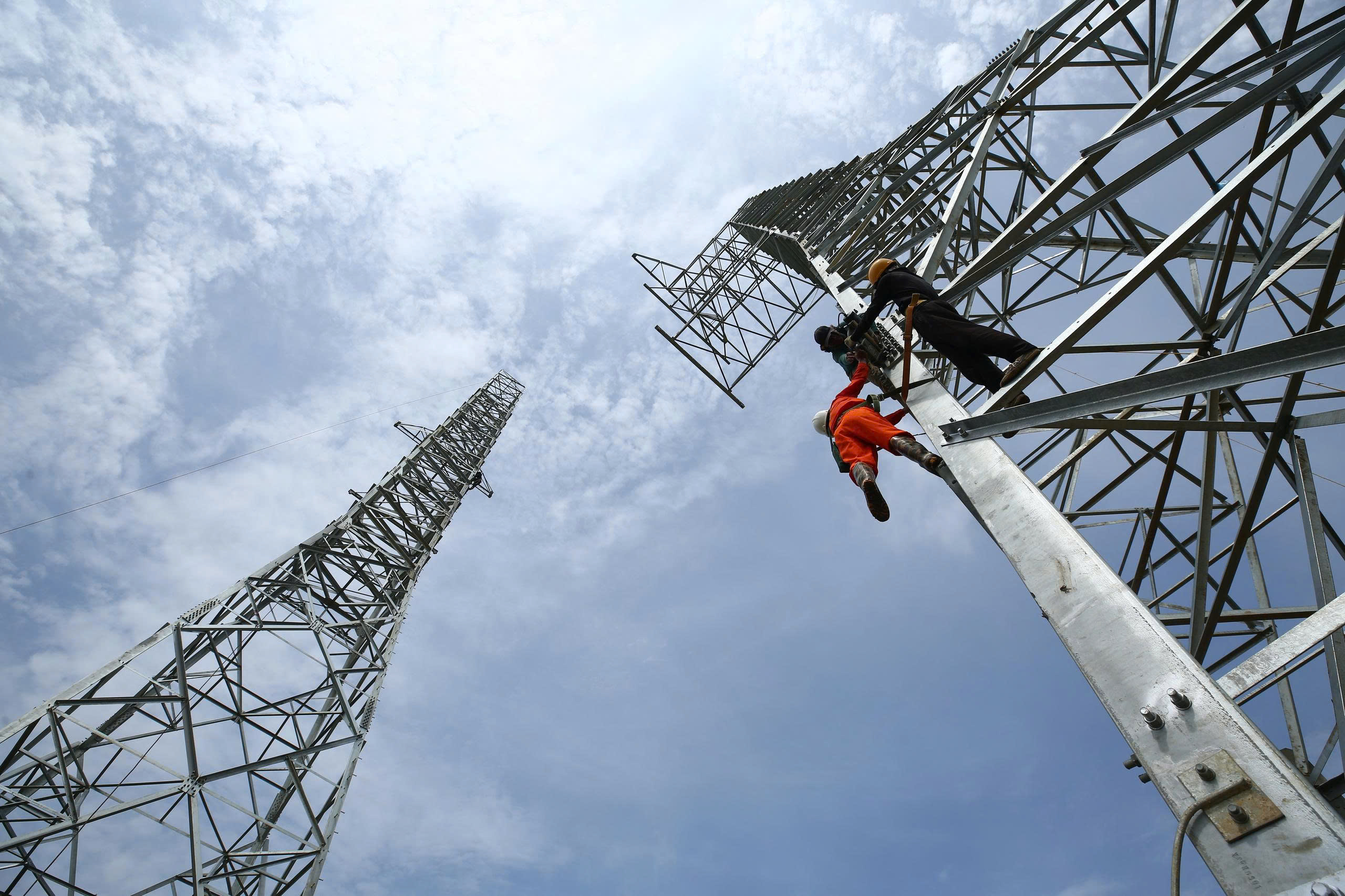 Tổng lực đưa đường d&acirc;y 500 KV L&agrave;o Cai - Vĩnh Y&ecirc;n về đ&iacute;ch- Ảnh 1.