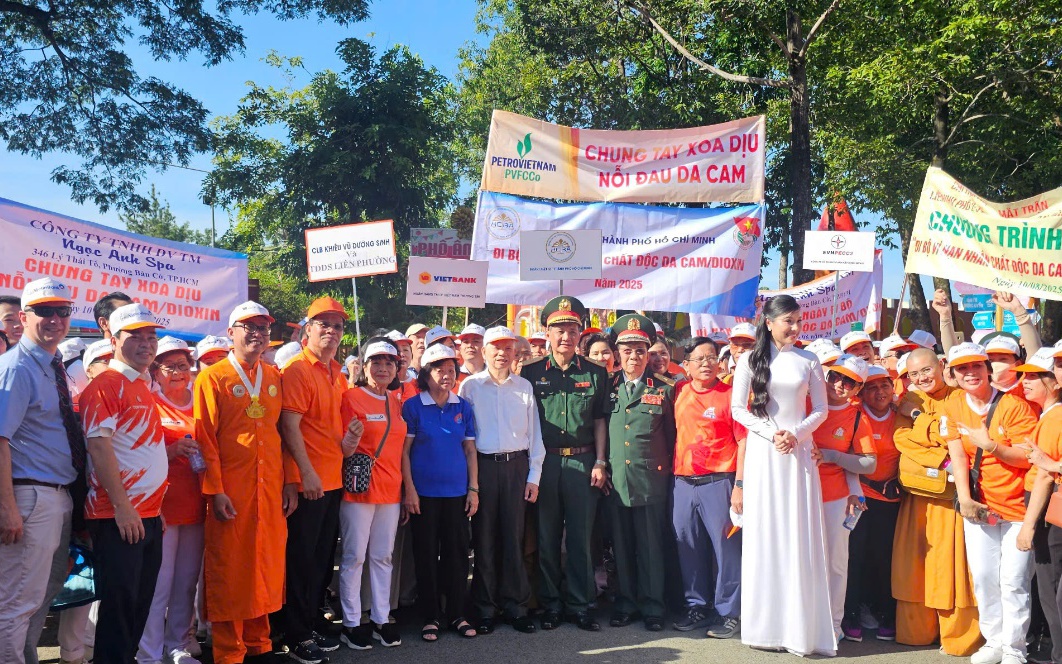 Vietbank cùng hơn 5.000 người đồng hành "Vì nạn nhân chất độc da cam" lần thứ 18