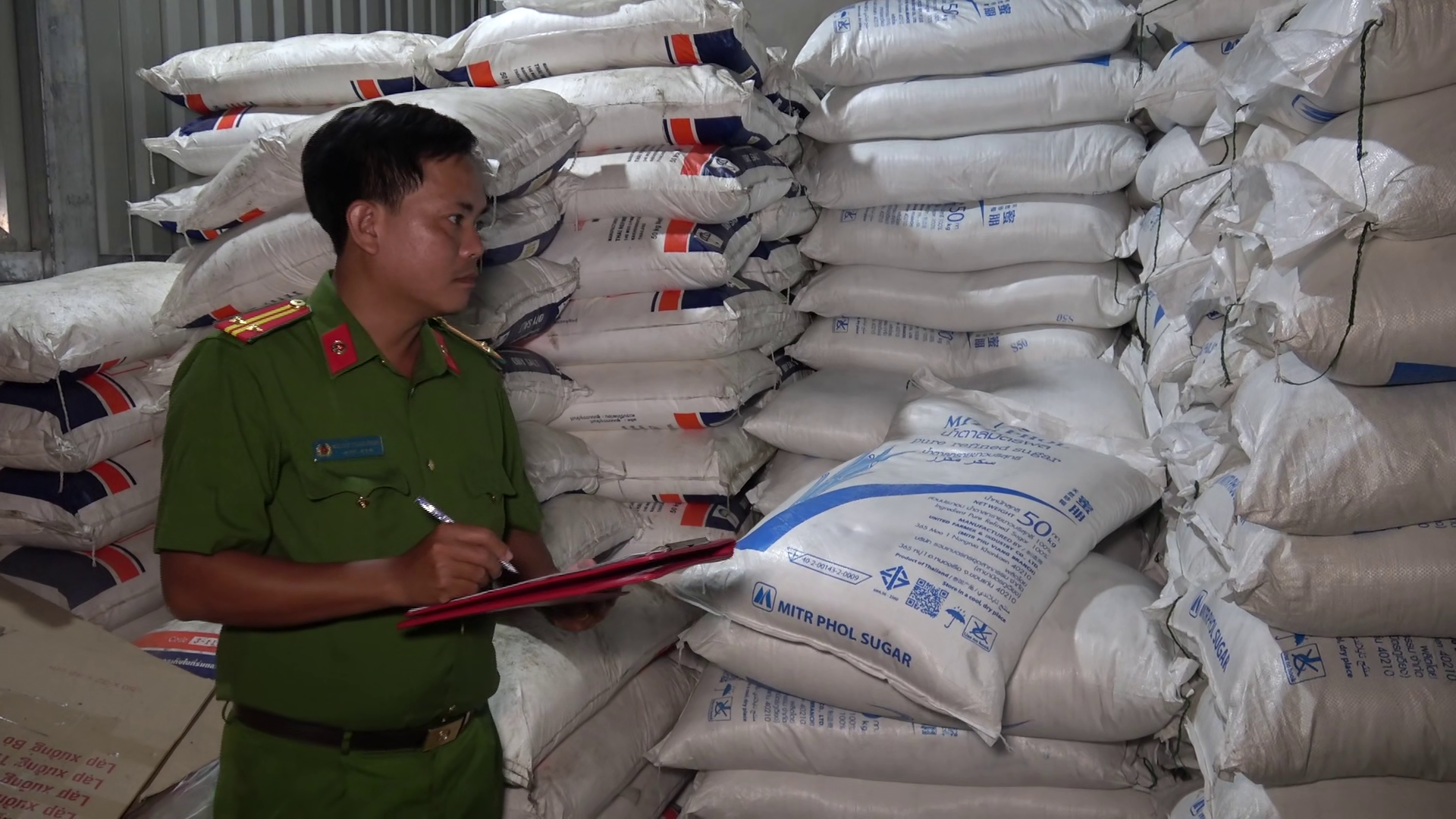 VIDEO: Bất ngờ số thịt, mỡ động vật trong 2 kho lạnh ở Đồng Th&aacute;p- Ảnh 3.