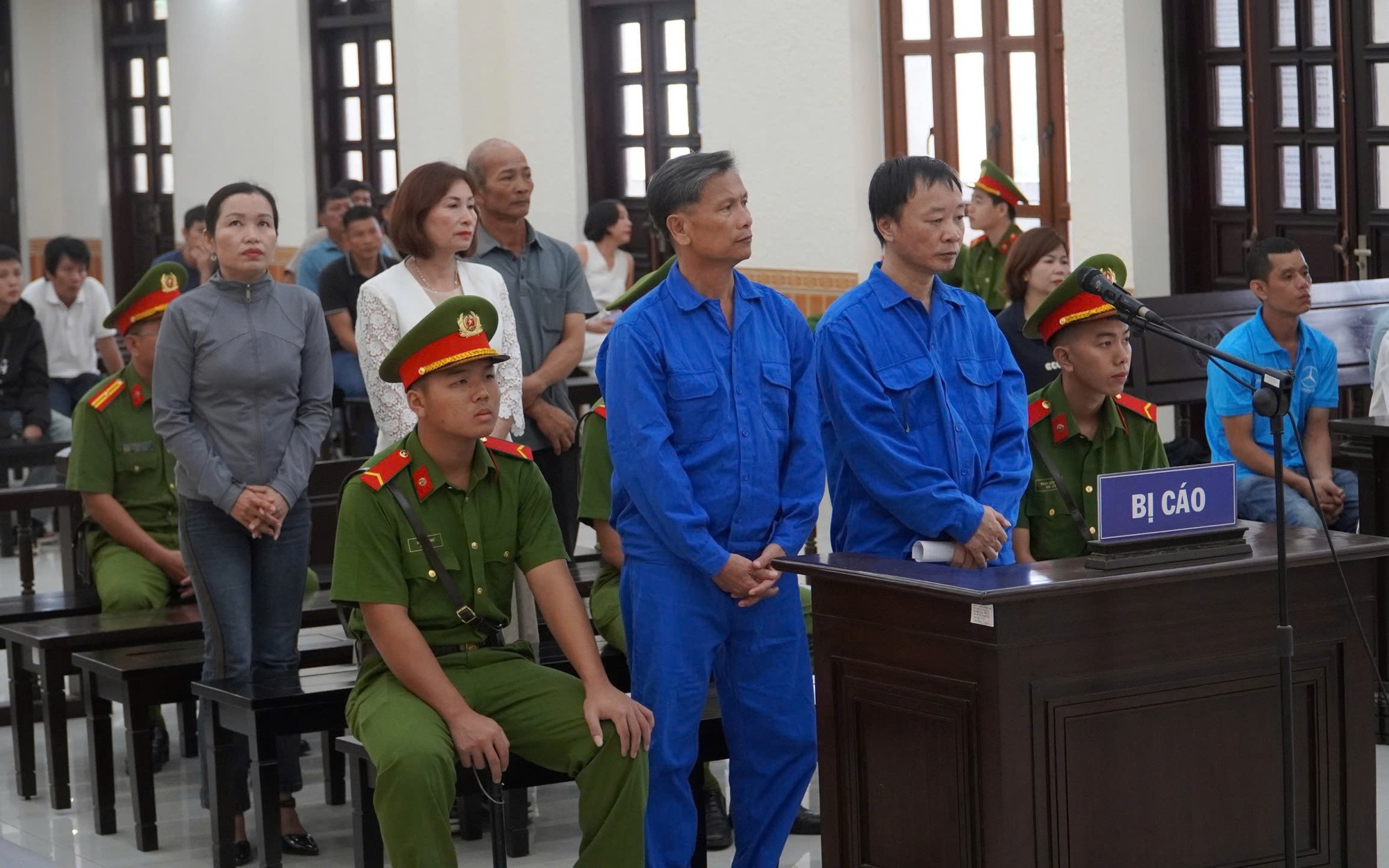 Vợ chồng cùng lĩnh án tù vì khai thác cát trái phép, trốn thuế hàng tỉ đồng