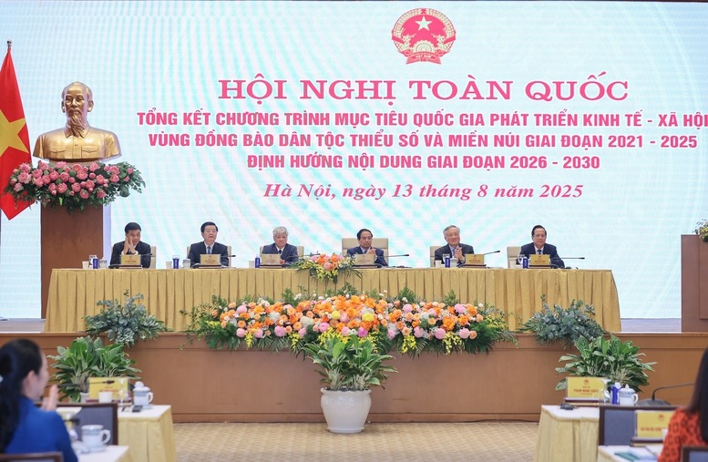 Thủ tướng y&ecirc;u cầu n&acirc;ng cao mức hưởng thụ cho d&acirc;n tộc thiểu số v&agrave; miền n&uacute;i - Ảnh 1.