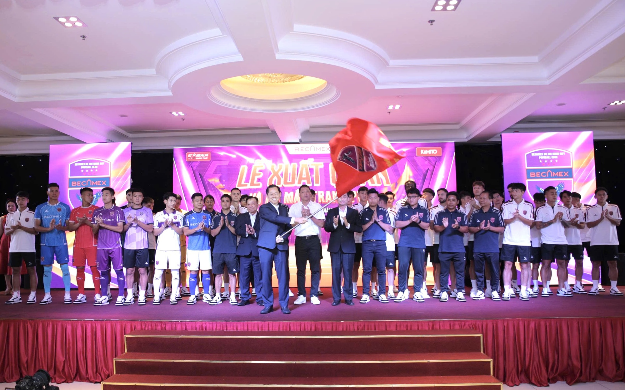 CLB Becamex TP HCM hướng mục tiêu Top 3 V-League 2025-2026