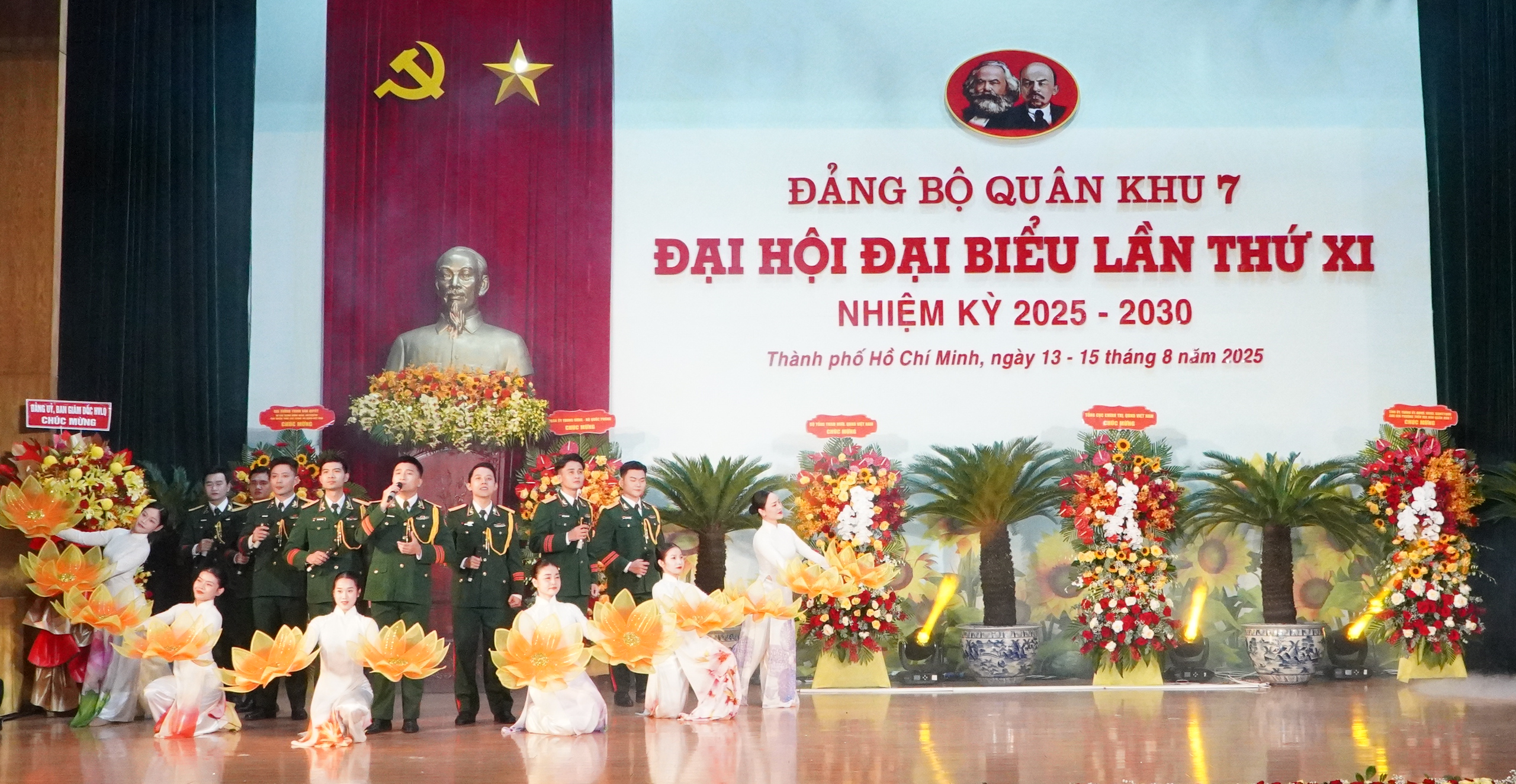 Đại tướng Trịnh Văn Quyết dự Đại hội đại biểu Đảng bộ Quân khu 7 lần thứ XI, nhiệm kỳ 2025-2030- Ảnh 6.