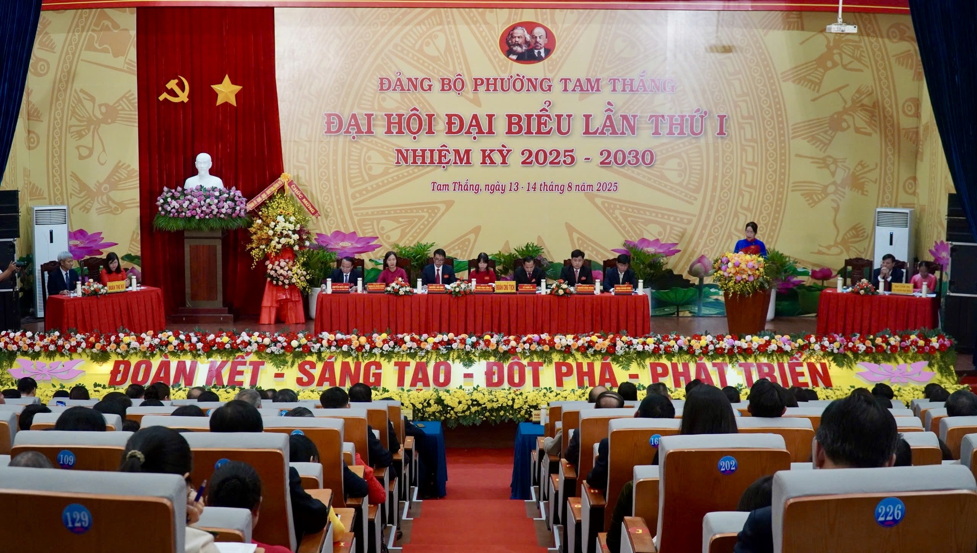 Bà Trần Thụy Cẩm Lệ được chỉ định làm Bí thư phường Tam Thắng, TP HCM - Ảnh 1.