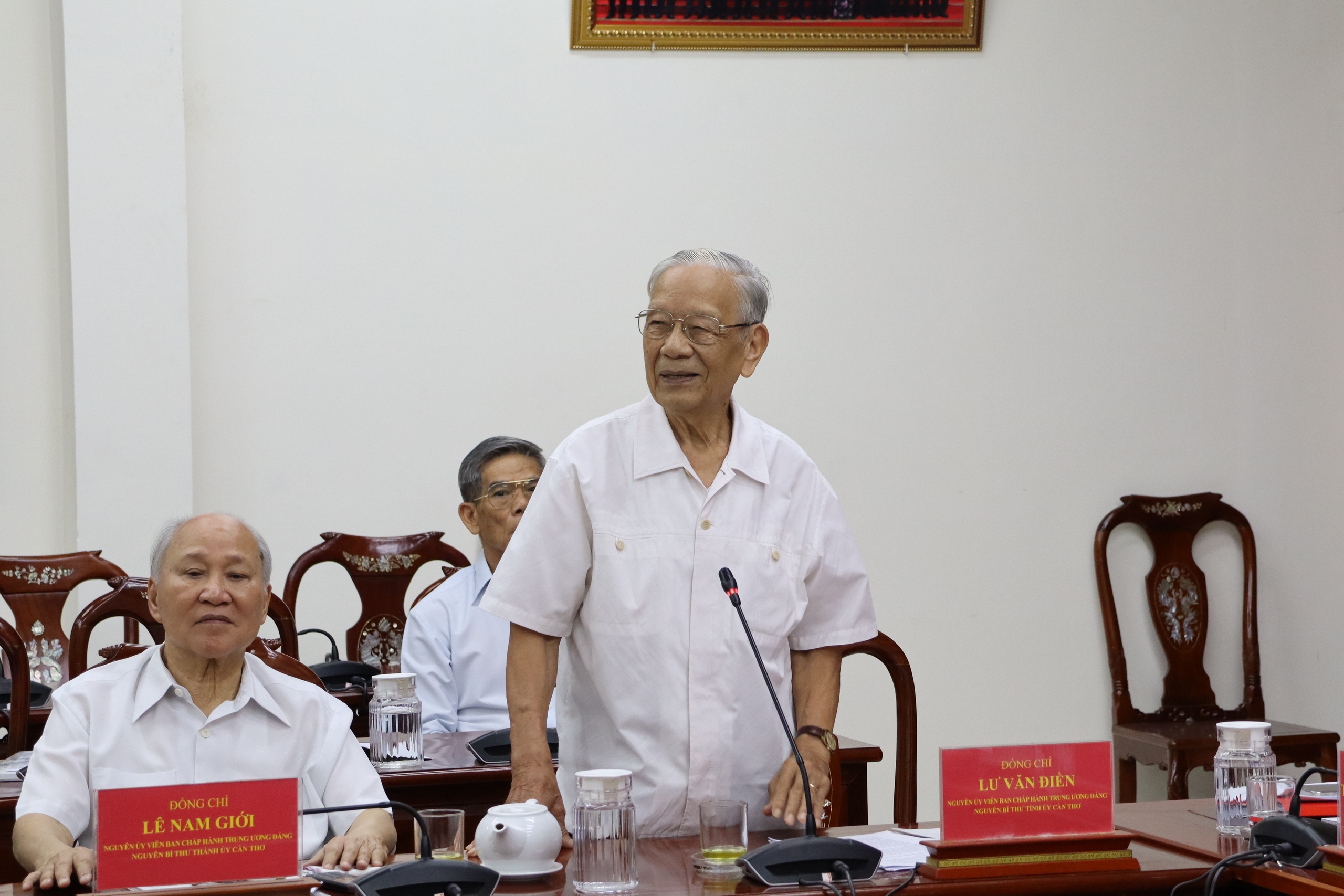 Kinh nghiệm qu&yacute; b&aacute;u từ c&aacute;c thế hệ l&atilde;nh đạo cho tương lai của TP Cần Thơ- Ảnh 1.