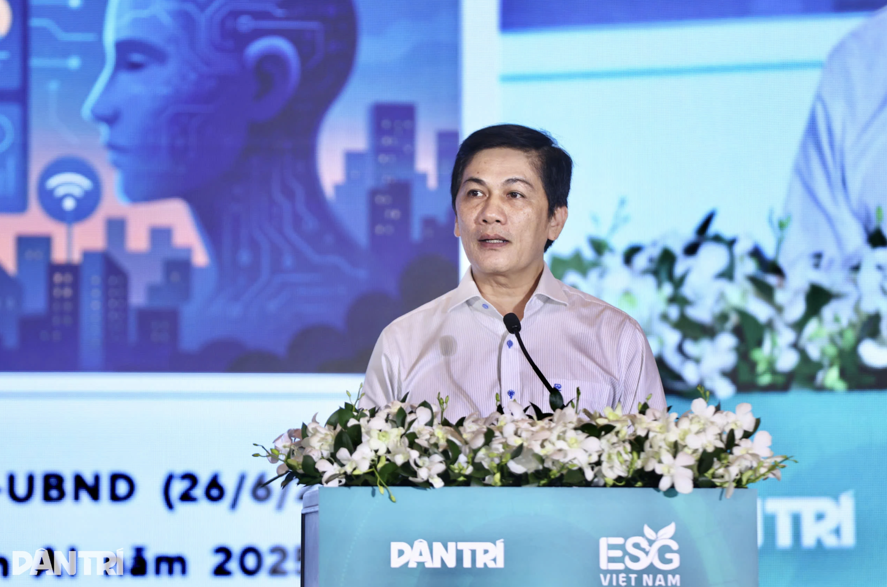 TP HCM đào tạo 3 triệu người dân có kiến thức AI để phát triển kinh tế bền vững - Ảnh 2.