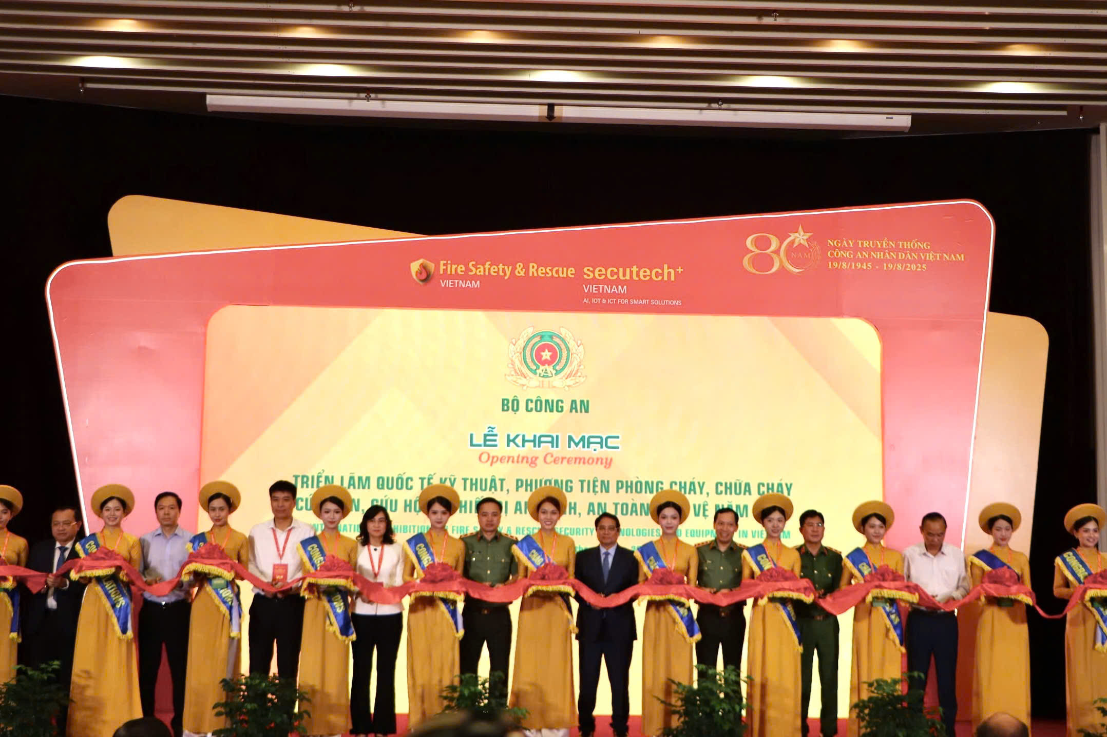 Thủ tướng Phạm Minh Chính tham dự Diễn đàn PCCC và cứu nạn tại TP HCM - Ảnh 2.