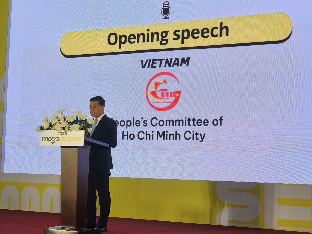 Người dân TP HCM săn mỹ phẩm Hàn Quốc giảm giá sập sàn tại Mega US Expo 2025 - Ảnh 1.