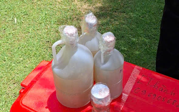 Xác định nguyên nhân ban đầu dòng nước đen ngòm chảy ra biển Mũi Né