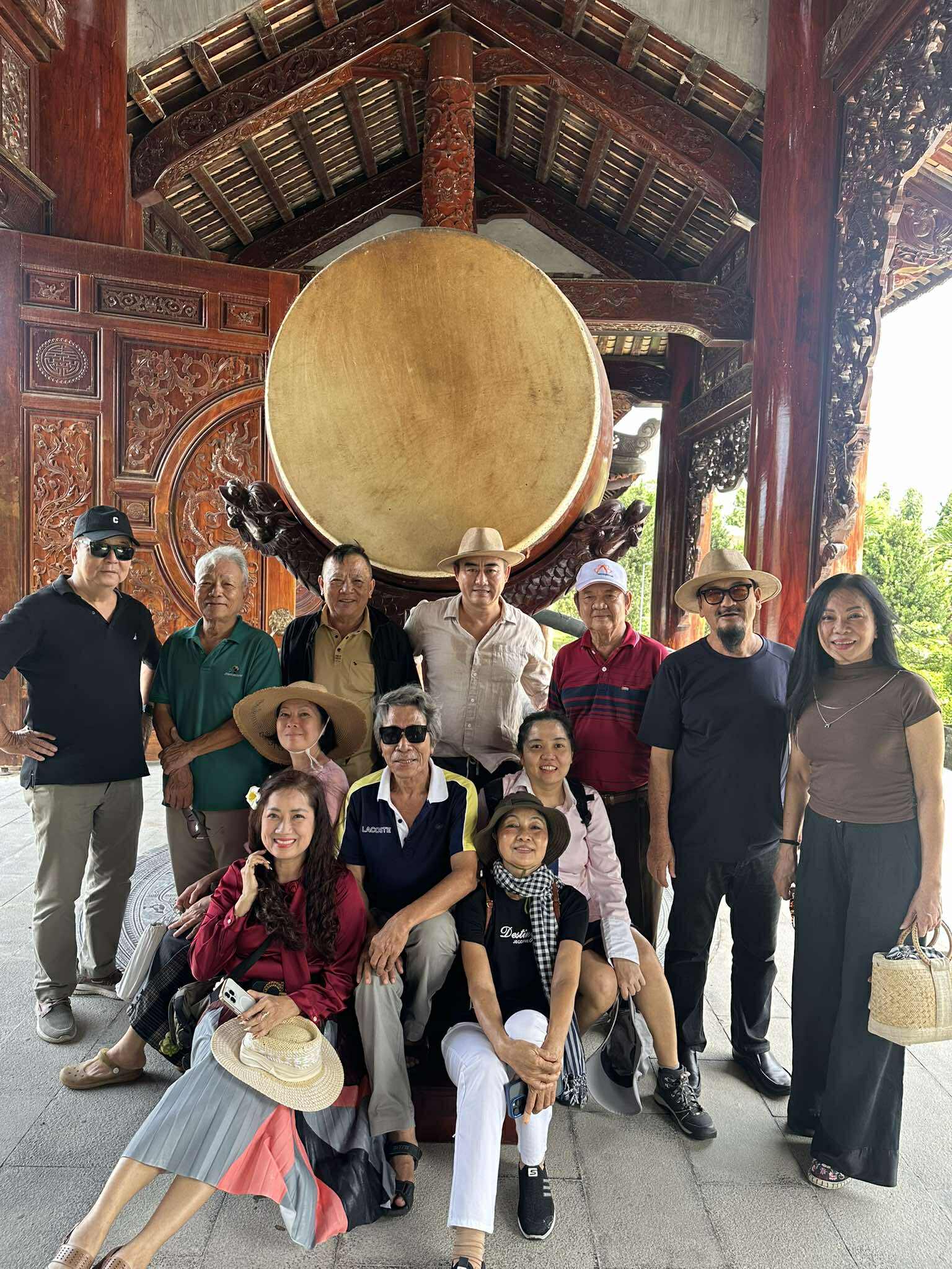 T&aacute;c giả "Vụ &aacute;n M&atilde; Ngưu" c&oacute; th&ecirc;m chất liệu s&aacute;ng t&aacute;c sau chuyến đi thực tế với nghệ sĩ TP HCM - Ảnh 8.