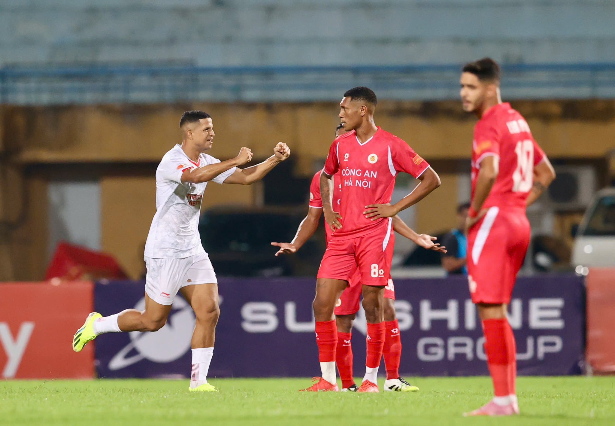 Tiền đạo Brazil g&acirc;y ấn tượng với b&agrave;n thắng đầu ti&ecirc;n tại V-League 2025-2026 - Ảnh 1.
