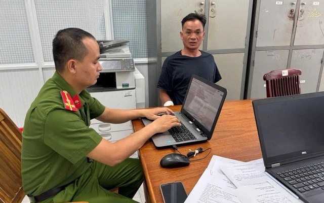 CLIP: Vừa ra tù vì tội giết người, lại tiếp tục tấn công CSGT