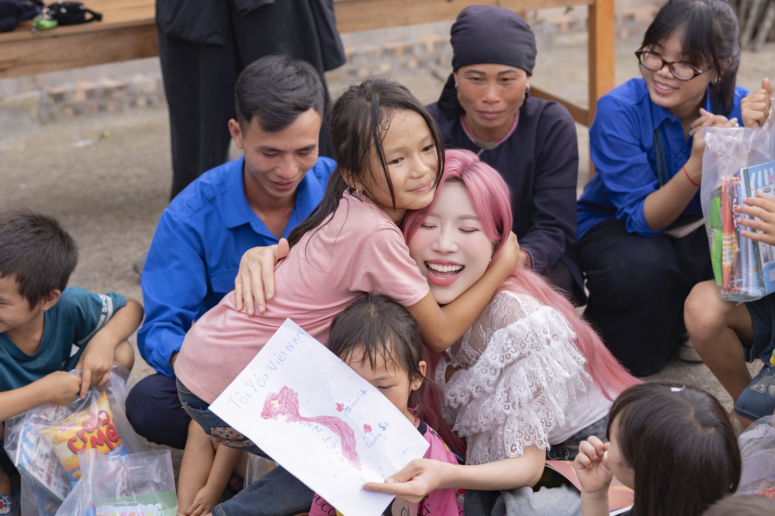 Trang Ph&aacute;p ấn tượng với "M&atilde;i l&agrave; người Việt Nam"   - Ảnh 4.