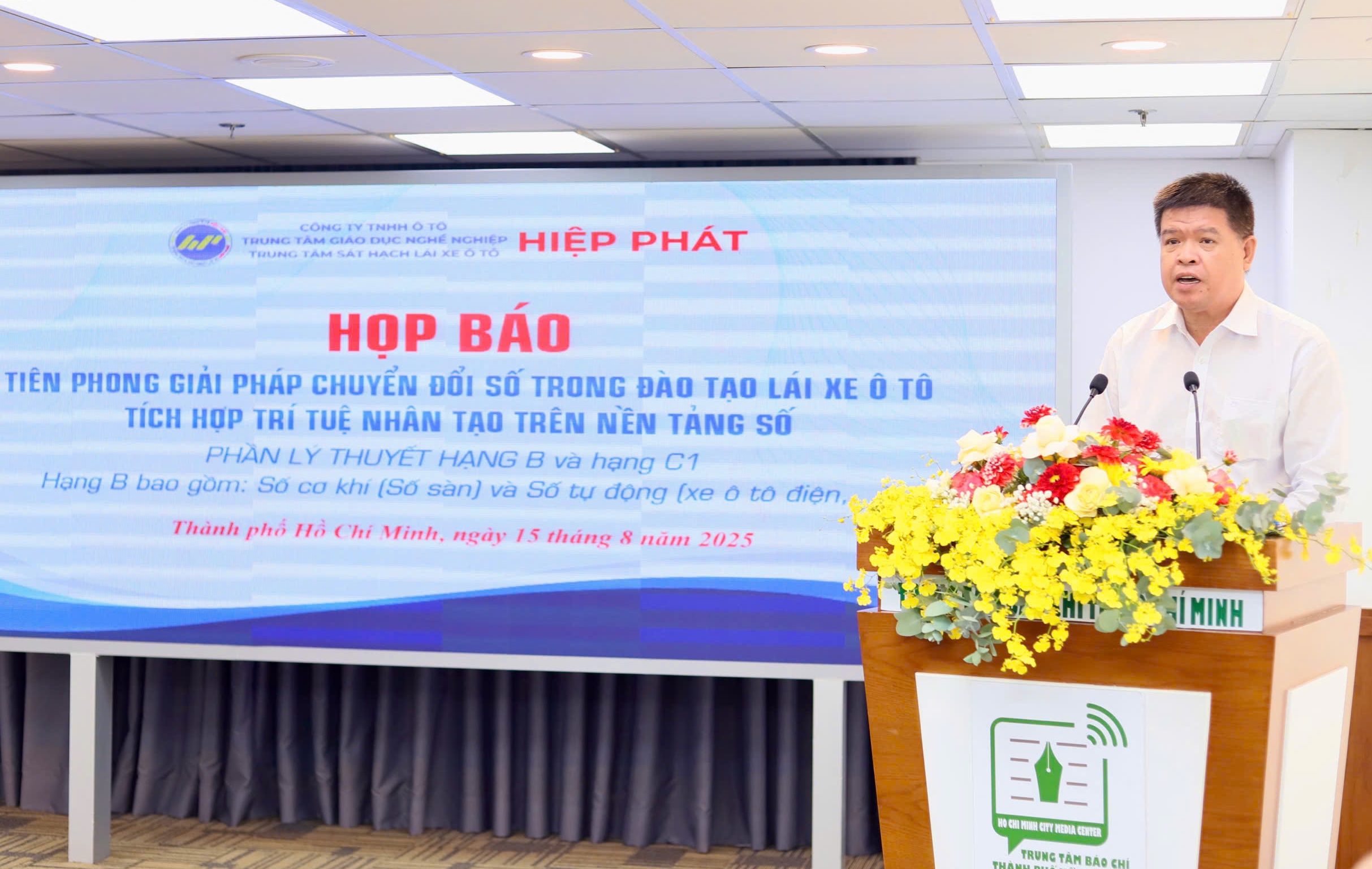 TP HCM ti&ecirc;n phong d&ugrave;ng AI đ&agrave;o tạo l&aacute;i xe &ocirc; t&ocirc;: Học vi&ecirc;n học mọi l&uacute;c mọi nơi- Ảnh 1.