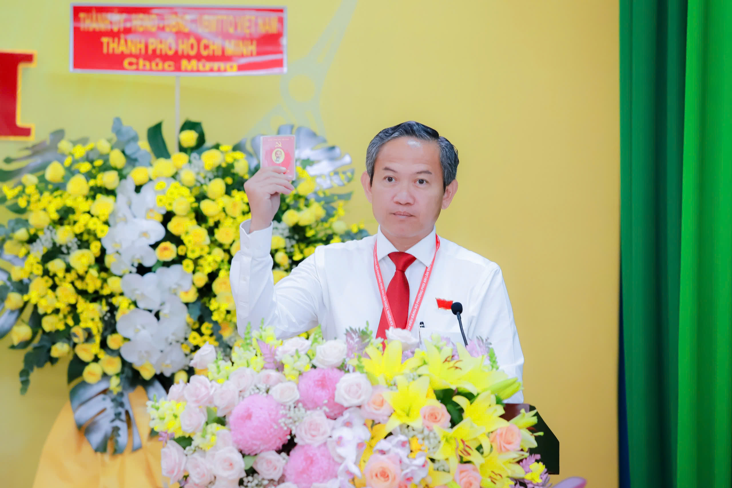 Nguyên Chủ tịch nước Nguyễn Minh Triết dự Đại hội Đại biểu Đảng bộ phường Phú An- Ảnh 4.