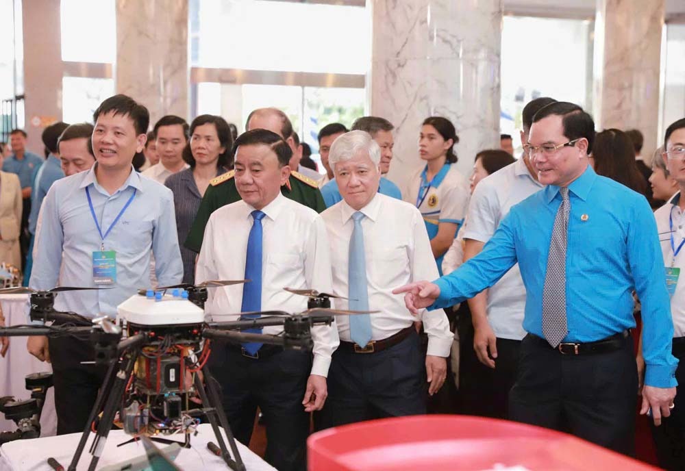 Ng&agrave;y hội Lao động s&aacute;ng tạo 2025: T&ocirc;n vinh tinh thần đổi mới, s&aacute;ng tạo v&agrave; kh&aacute;t vọng cống hiến- Ảnh 1.