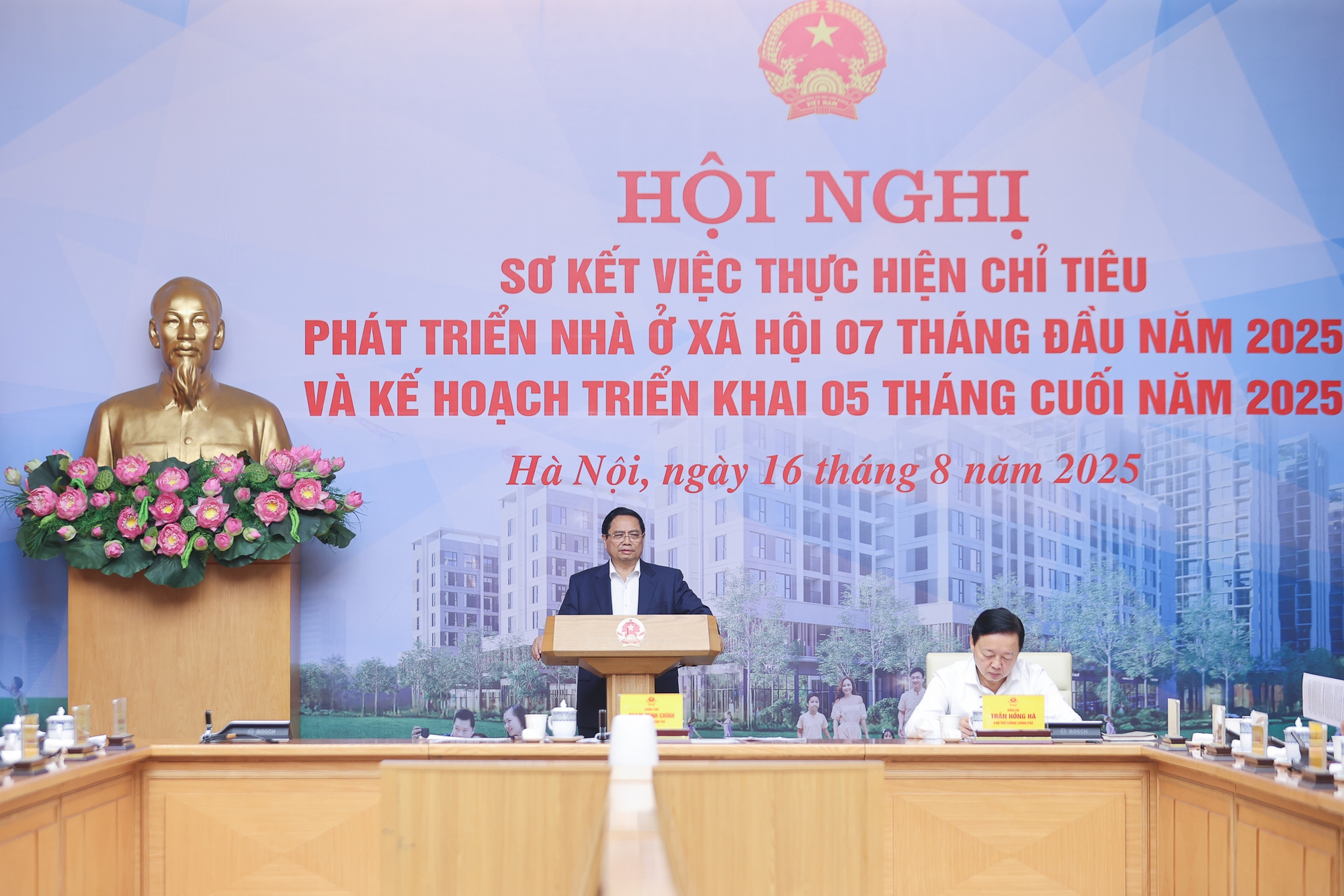 Thủ tướng Chính phủ: Không để ai bị thiếu ăn, thiếu mặc, thiếu chỗ ở- Ảnh 1.