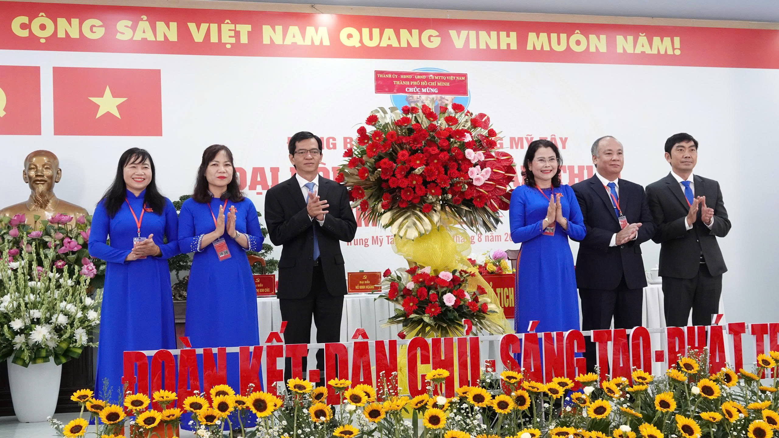 B&agrave; Nguyễn Thị Ngọc Duy&ecirc;n l&agrave;m B&iacute; thư phường Trung Mỹ T&acirc;y, TP HCM- Ảnh 2.