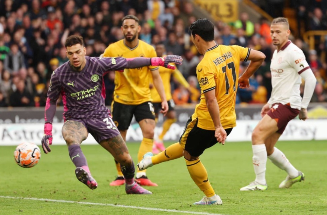 Soi tỉ số trận Wolverhampton - Manchester City: Mưa b&agrave;n thắng v&agrave; khoảng c&aacute;ch s&iacute;t sao- Ảnh 1.
