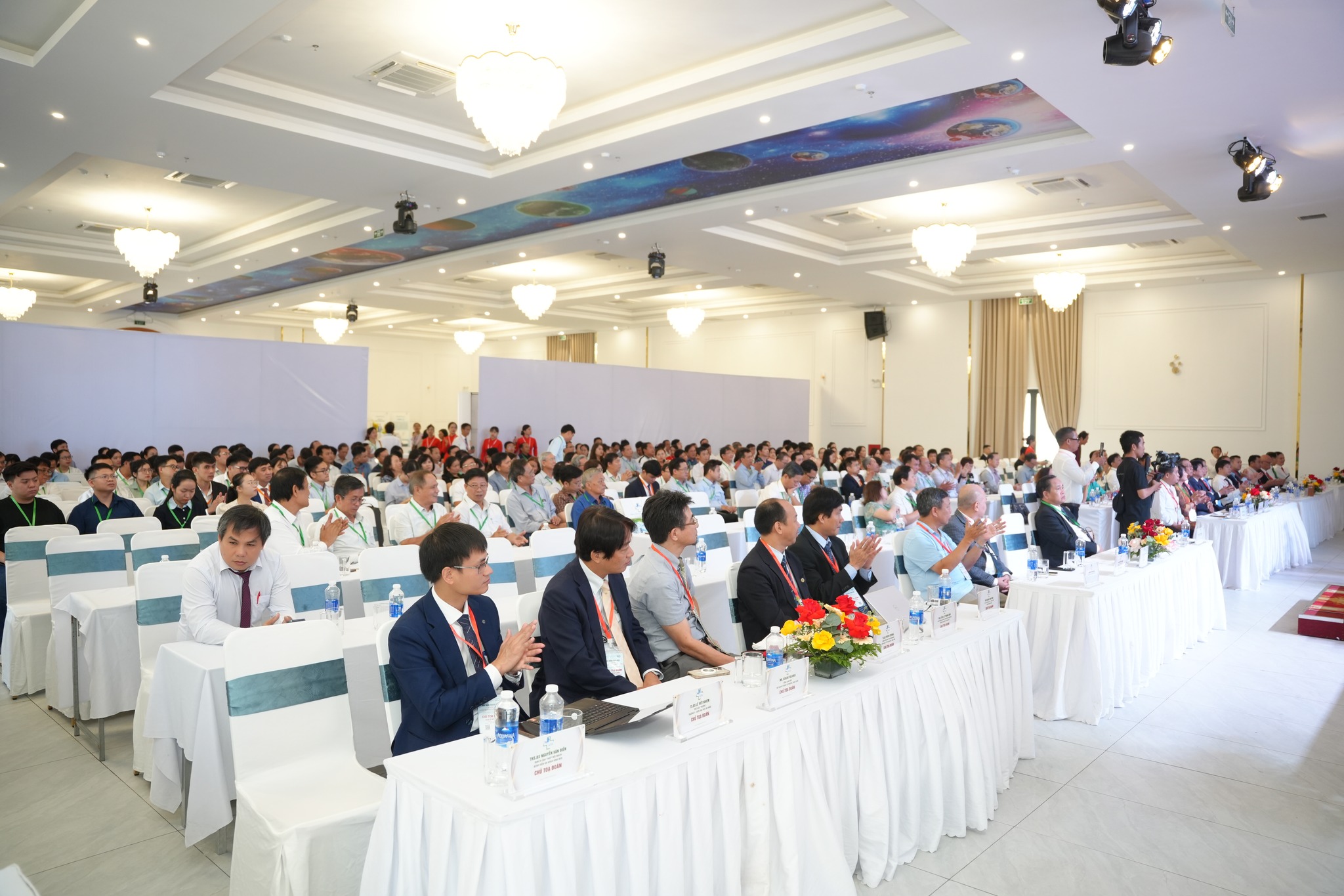 Gi&aacute;m đốc Sở Y tế Đ&agrave; Nẵng: Bệnh viện Vĩnh Đức l&agrave; &ldquo;tấm gương vượt kh&oacute;&rdquo;- Ảnh 2.