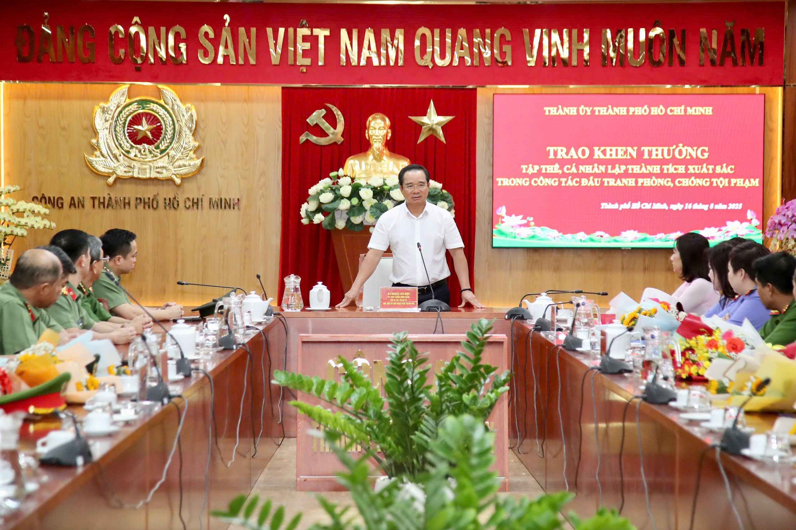 Hơn 300 trinh s&aacute;t C&ocirc;ng an TP HCM tham gia chuy&ecirc;n &aacute;n đặc biệt - Ảnh 2.
