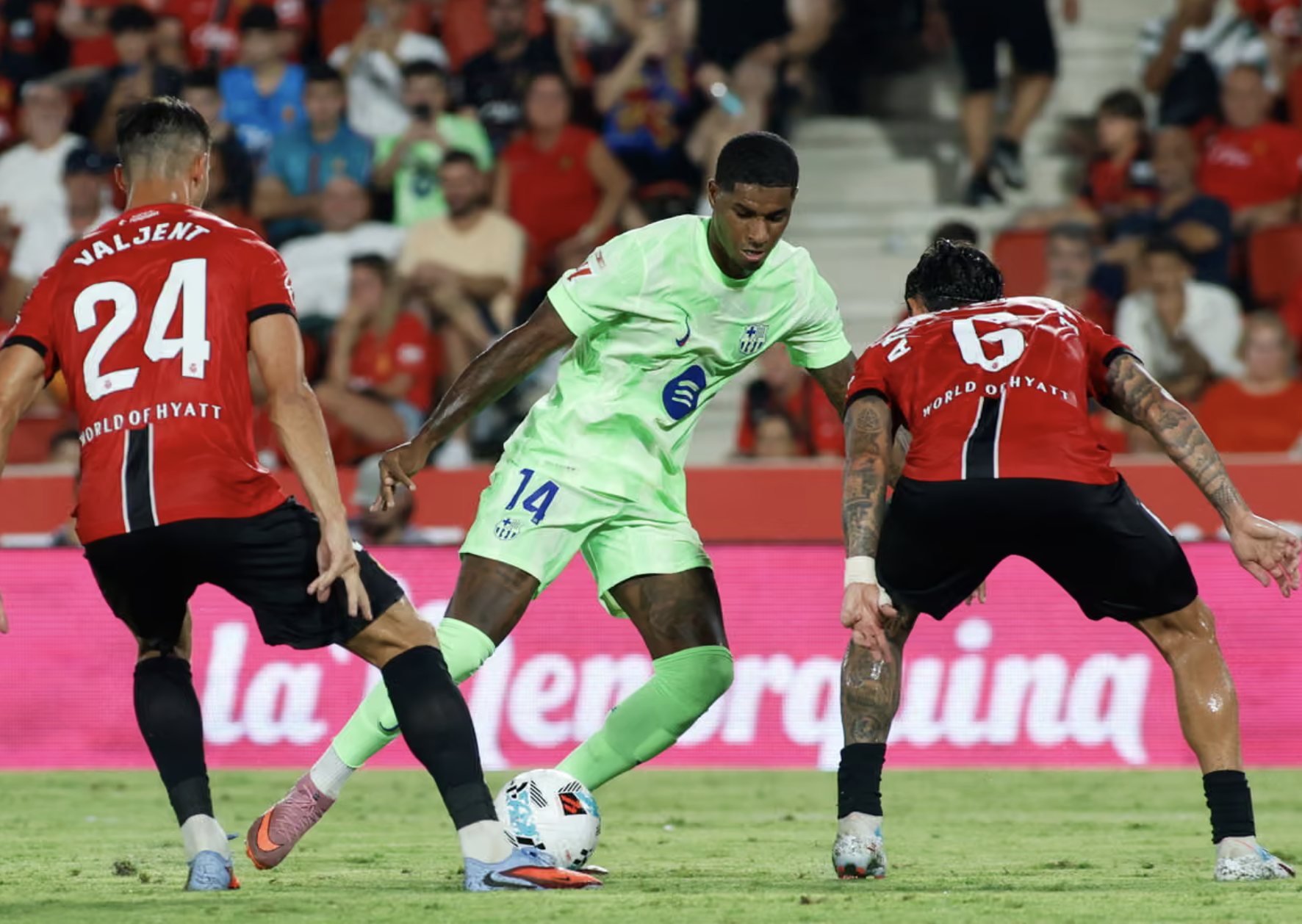 Lamine Yamal tỏa s&aacute;ng, Barcelona đại thắng Mallorca 3-0 g&acirc;y tranh c&atilde;i- Ảnh 6.