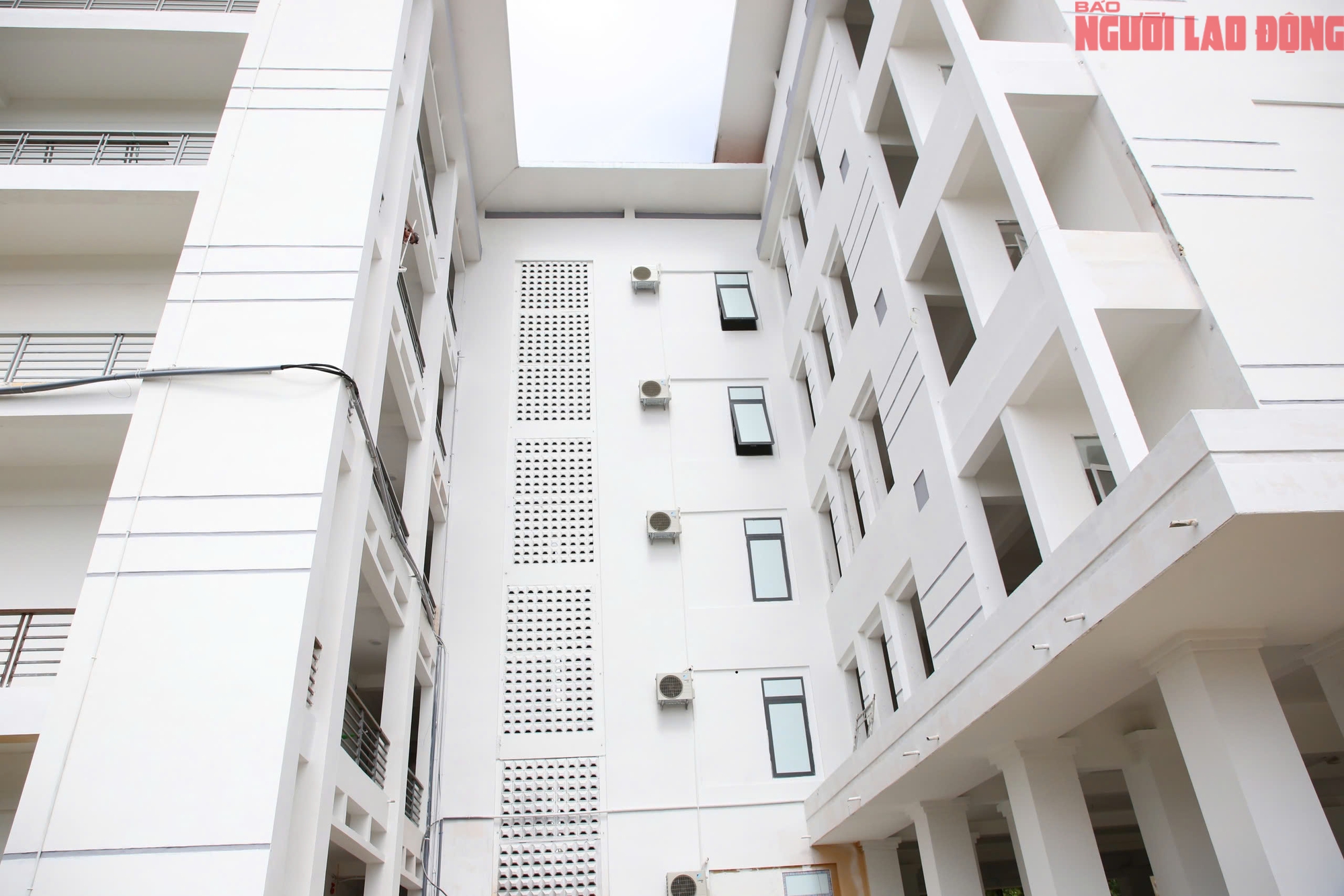 B&ecirc;n trong nh&agrave; c&ocirc;ng vụ tiện nghi "như kh&aacute;ch sạn" d&agrave;nh cho c&aacute;n bộ ở Quảng Trị - Ảnh 8.