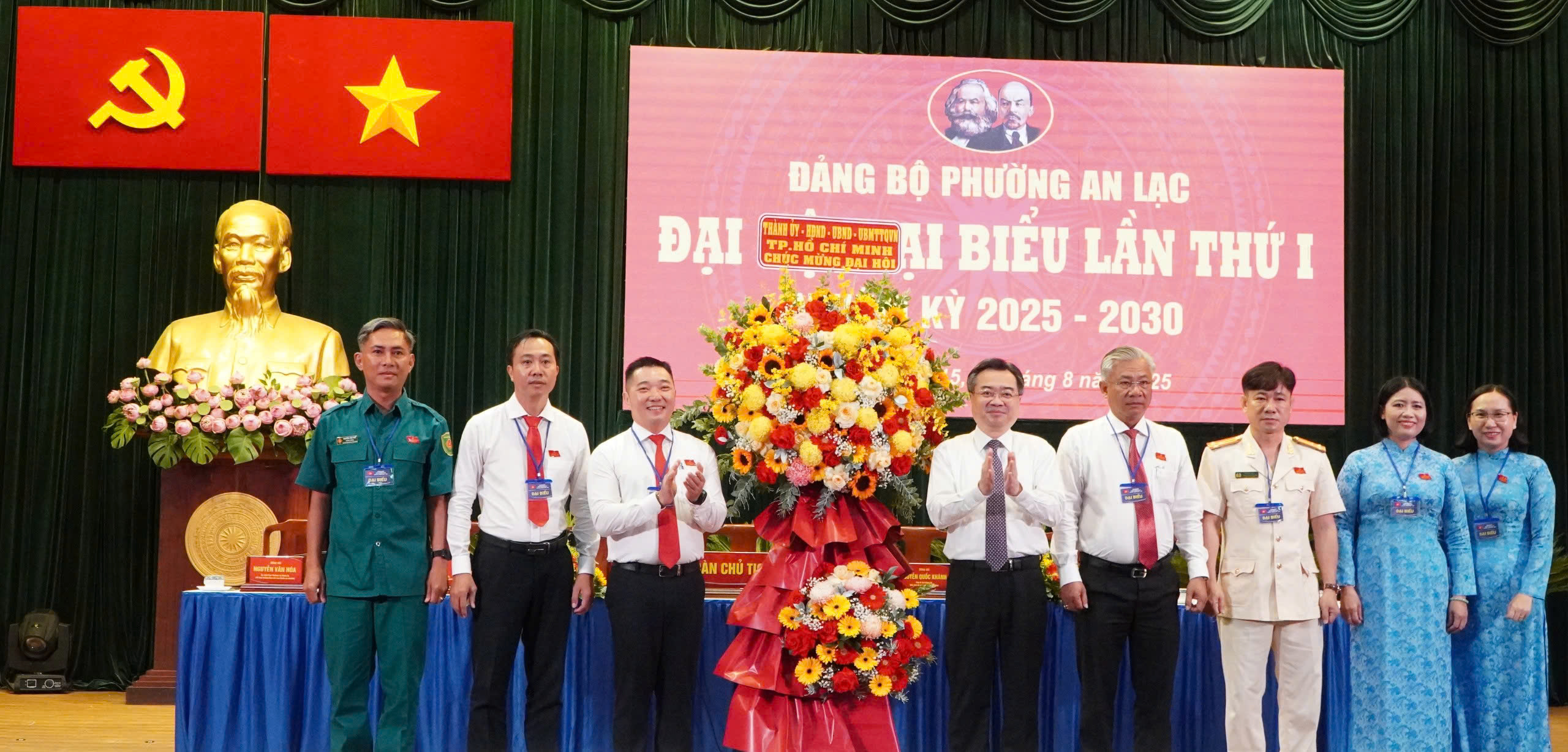 Ph&aacute;t triển kinh tế - x&atilde; hội tại TP HCM hướng tới tầm cao mới - Ảnh 1.