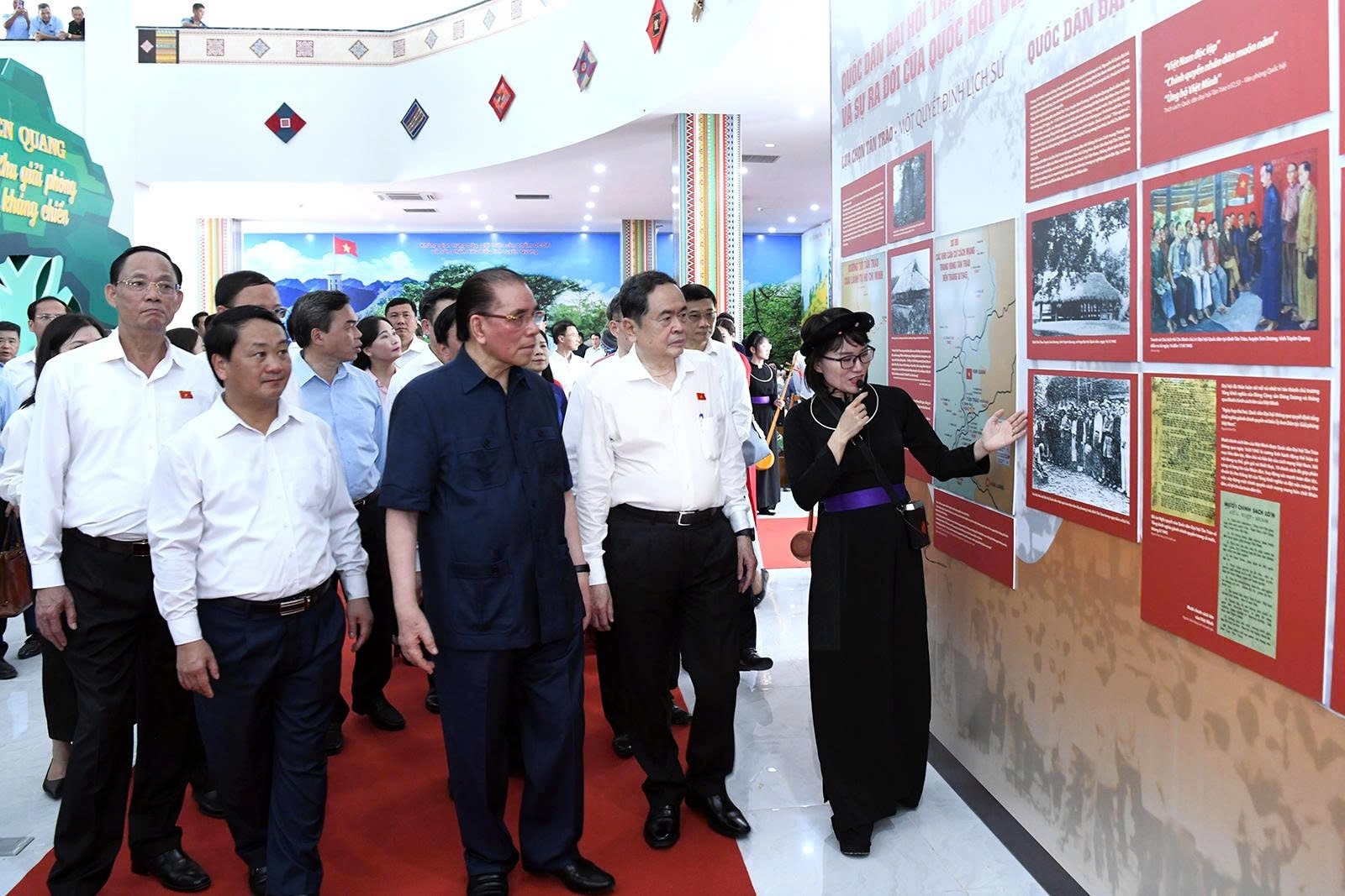 Chủ tịch Quốc hội Trần Thanh Mẫn dự Chương tr&igrave;nh "Trở về nguồn - hướng tới tương lai"- Ảnh 1.