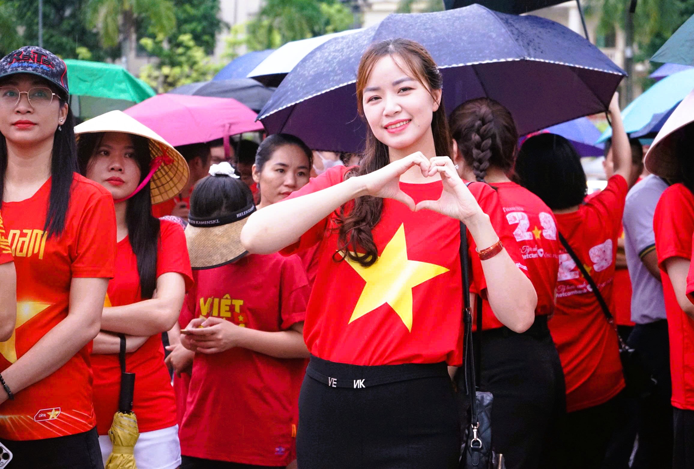 32 ng&agrave;n người ở Thanh H&oacute;a xuống đường đi bộ "C&ugrave;ng Việt Nam tiến bước"- Ảnh 15.