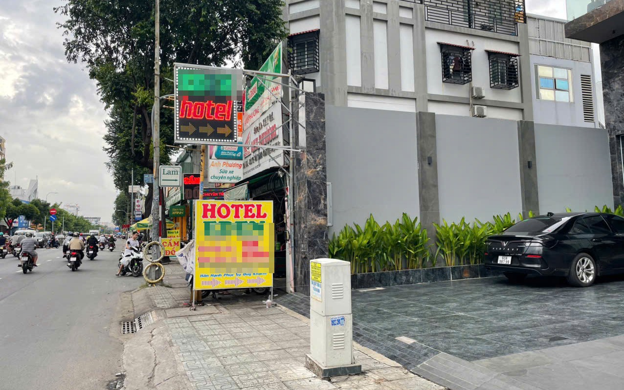 Điều tra vụ mâu thuẫn giữa người phụ nữ và bạn trai kém tuổi trong khách sạn ở TP HCM